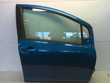 Porte droit toyota d'occasion  Cléguer