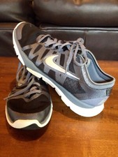 Usado, Tênis de corrida Nike feminino Fitsole corte laser náilon preto cinza tamanho 8.5 comprar usado  Enviando para Brazil