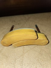 Two williams banana d'occasion  Expédié en Belgium