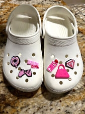 Zapatos CROCS Blancos Usados en Excelente Condición Botones Barbie Talla J-3 segunda mano  Embacar hacia Argentina