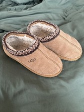 Ugg youth size for sale  Guntersville