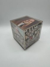 Antiga caixa de música Polaroid foto cubo rotativo anos 70 corda toca história de amor comprar usado  Enviando para Brazil