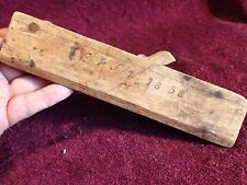datado de 1858, ASSINADO ANTIGO AVIÃO DE TRABALHO DE MADEIRA FEITO À MÃO ARTE POPULAR SUÉCIA FINLANDESA comprar usado  Enviando para Brazil