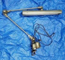 Lampada scrivania girevole usato  Spedire a Italy