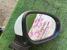 Specchietto retrovisore destro usato Specchietto retrovisore destro usato  Rosarno