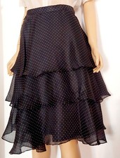 Valentino gonna vintage a balze in seta nera a pois color avorio .Taglia 42. comprar usado  Enviando para Brazil
