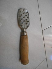 Grattoir poisson ancien d'occasion  Salbris