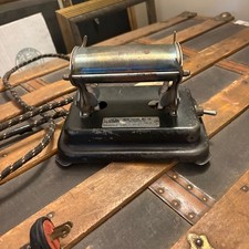 Aquecedor radiante elétrico solar antigo, preto e bronze, feito nos EUA comprar usado Aquecedor radiante elétrico solar antigo, preto e bronze, feito nos EUA comprar usado  Enviando para Brazil