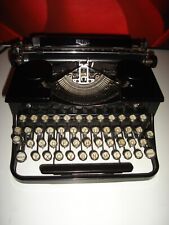 Macchina scrivere antica usato  Schiavon