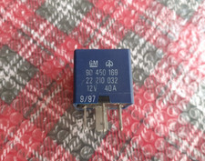 Relais opel 90450169 d'occasion  Les Vans