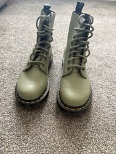 Dr. martens airwair for sale  THORNTON-CLEVELEYS