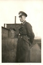 Foto, Dt. Reich Mittweida 1935: Soldat im Ausgehanzug im Seitenprofil (MB)21307 comprar usado Foto, Dt. Reich Mittweida 1935: Soldat im Ausgehanzug im Seitenprofil (MB)21307 comprar usado  Enviando para Brazil
