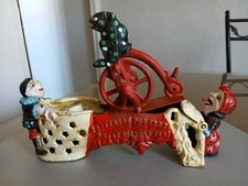 Ancien tirelire mécanique d'occasion  Saint-Victoret