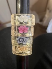 Lote 4 anéis vintage pintados de lucite esculpidos nas costas tamanho 7 1/2 flores comprar usado  Enviando para Brazil