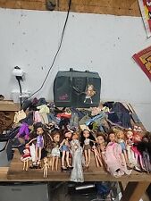 Gran Lote De Muñecas Bratz 2001 Ropa Accesorios Y Estuche Leer segunda mano  Embacar hacia Mexico