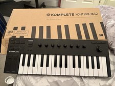 Komplete kontrol m32 for sale  BARRY