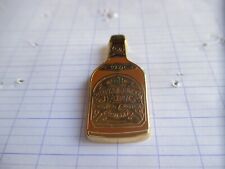 pin's  bouteille Whisky Chivas Regal Arthus Bertrand comprar usado  Enviando para Brazil