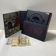 Livro de turnê VIP do Guns N' Roses Not In This Lifetime comprar usado  Enviando para Brazil
