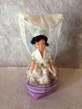 Petite poupee folklorique d'occasion  Évin-Malmaison