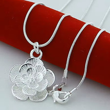 Moderne halskette blumen gebraucht kaufen Moderne halskette blumen gebraucht kaufen  Eisenberg, Kerzenheim