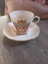 Tasse couronnement élisabeth d'occasion  Ornans