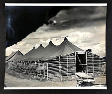 Usado, Estructura de tienda de comunicaciones de campo base militar de Estados Unidos de la década de 1940 de la Segunda Guerra Mundial foto de colección segunda mano  Embacar hacia Argentina