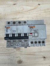 Interruttore differenziale 25a usato Interruttore differenziale 25a usato  Giussano