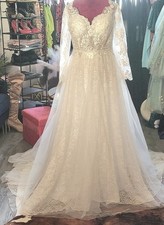 Beautiful wedding gown for sale  Port Deposit