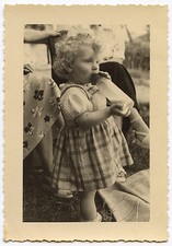 Little girl bottle d'occasion  Expédié en Belgium