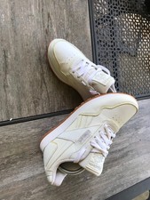 White Reebok Classics W 6.5 Novo Estado Muito Popular E Muito Elegante Limpo, usado comprar usado  Enviando para Brazil