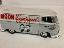 1/24 M2 Machines 1960 VW Delivery Van Branco Cinza LUA Equipado Mooneyes Estado Perfeito comprar usado  Enviando para Brazil