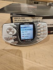 Używany, Nokia N-Gage, oryginalne pudełko, ładowarka i instrukcja obsługi, V dobry stan, rzadki przedmiot kolekcjonerski na sprzedaż Używany, Nokia N-Gage, oryginalne pudełko, ładowarka i instrukcja obsługi, V dobry stan, rzadki przedmiot kolekcjonerski na sprzedaż  Wysyłka do Poland