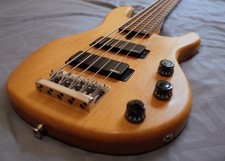 Basse cordes yamaha d'occasion Basse cordes yamaha d'occasion  Saint-Denis