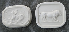 Dois medalhões retangulares de gesso Intaglio-imagens clássicas-leão + deusa comprar usado  Enviando para Brazil