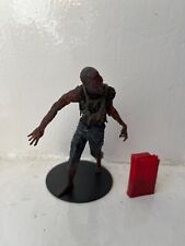 Boneco de ação MCFARLANE TOYS THE WALKING DEAD SÉRIE DE TV 5 CHARRED WALKER ZUMBI comprar usado  Enviando para Brazil