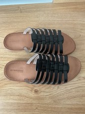 Sandales plates cuir d'occasion  Les Sables-d'Olonne