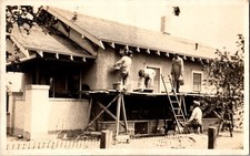Tradesmen applying stucco d'occasion  Expédié en Belgium