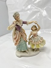 Porzellanfigur dame kind gebraucht kaufen  Potsdam