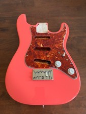 Corpo Squier Mini Stratocaster - Pickguard personalizado / configuração modificada de cordas comprar usado  Enviando para Brazil