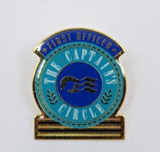 Primeiro Oficial da Princess Cruise Line O Pino Colecionável do Círculo do Capitão Pinback comprar usado  Enviando para Brazil