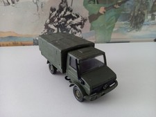 Mercedes unimog. bâché. d'occasion  Fougères