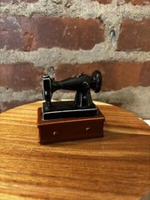Vintage sewing machine for sale  Shelton