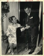 1969 Press Photo Mantin Cattoni, esposa do cônsul honorário do Paraguai - hca77940 comprar usado  Enviando para Brazil