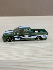 2015 Hot Wheels Walmart Exc Holiday Rods Nissan Titan. Solto comprar usado 2015 Hot Wheels Walmart Exc Holiday Rods Nissan Titan. Solto comprar usado  Enviando para Brazil