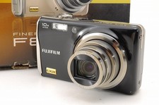 Fotocamera digitale fujifilm usato  Spedire a Italy