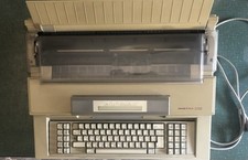 Macchina scrivere olivetti usato  Cesena