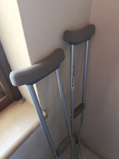 Coppia stampelle ascellari usato  Caivano