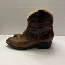 Born lilia distressed for sale  Saint Charles