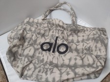 Alo yoga women for sale  Clackamas