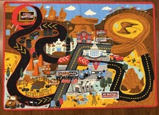 Tapete/tapete Disney Pixar Cars Nitro Childs Play 31"x44" Mater em excelente estado usado! comprar usado  Enviando para Brazil